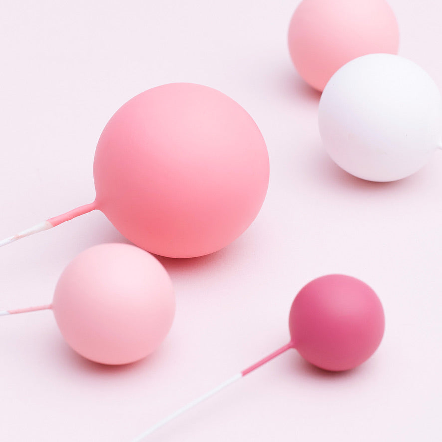 32 Pieces Cake Decorating Ball Sets - White, Light Pink, Pink & Hot Pink
